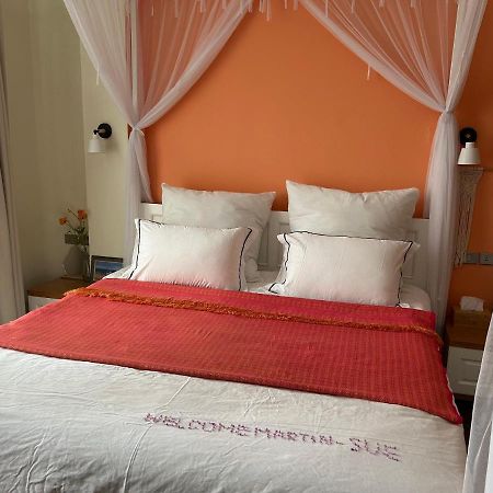 Chez Madame Binh Bed & Breakfast Hanoi Exterior photo